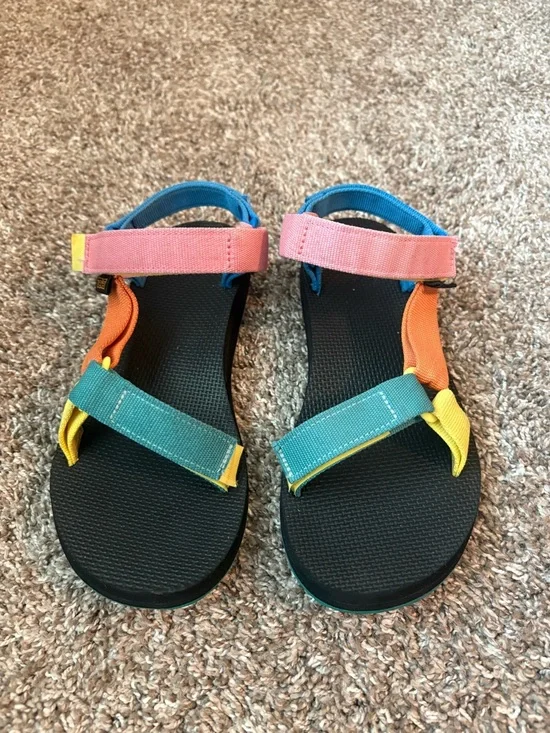 Ladies multicolored Teva sandals size 8 - Picture 2 of 7